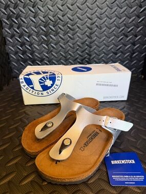 New Birkenstock Kids Gizeh Metallic Silver Thong Sandals Size 32 Narrow Fit